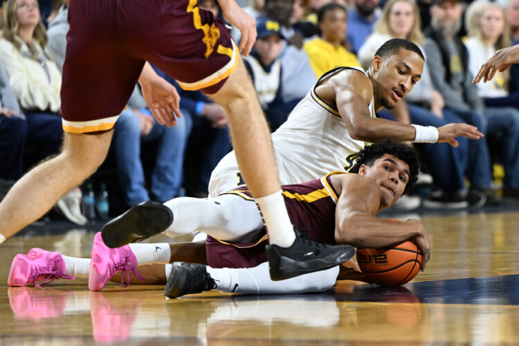 Depleted Gophers love the TV timeout